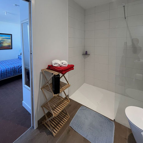 salle_de_bain_sous_le_pin_chambre_dhote_sable_olonne_vendee
